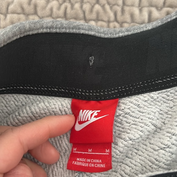 Nike mens Gray Joggers size medium - Picture 2 of 4